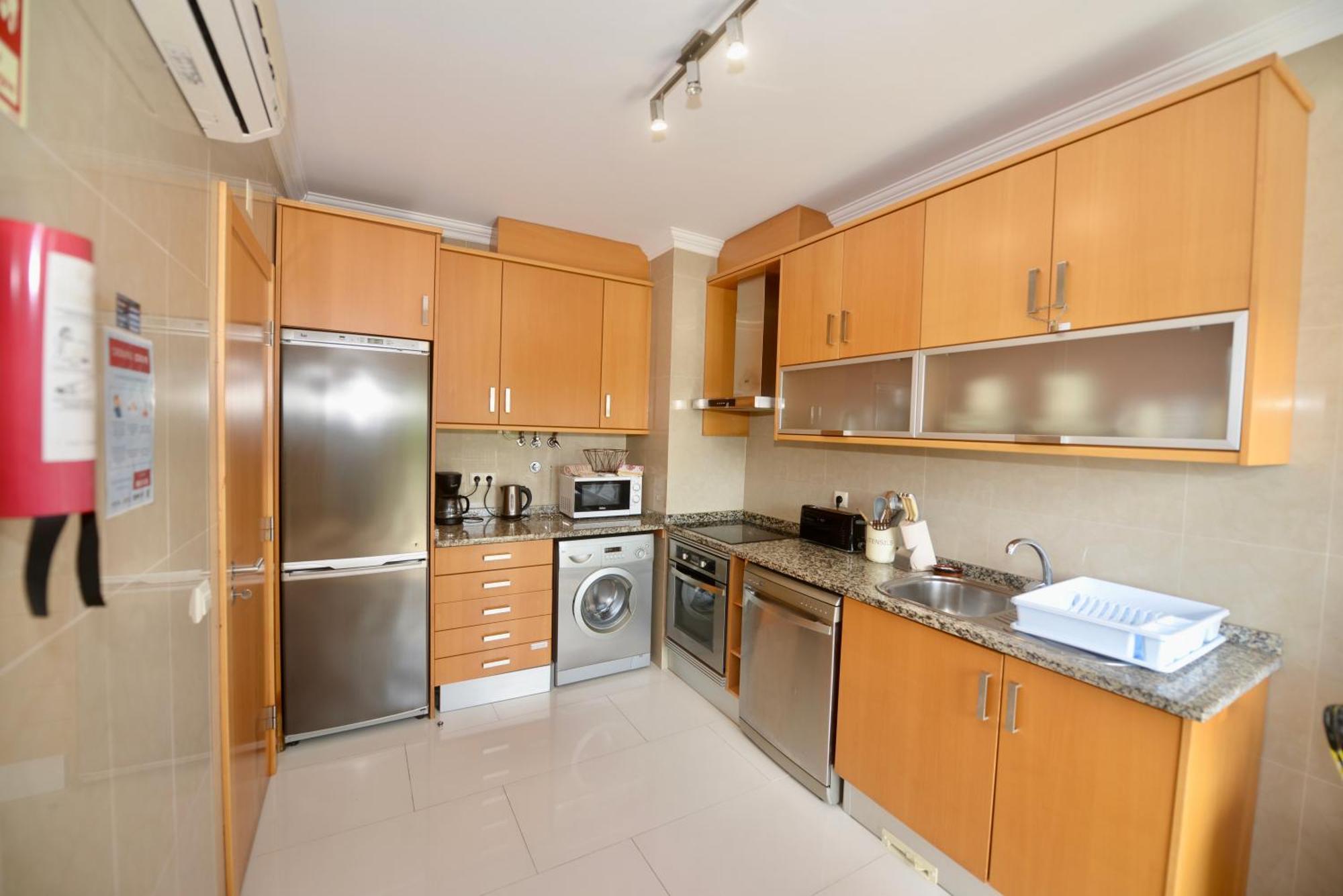 Pebble - 1 Bedroom Apartment Sleeps 5 With Pool & Tennis Court Sao Martinho do Porto Exterior photo