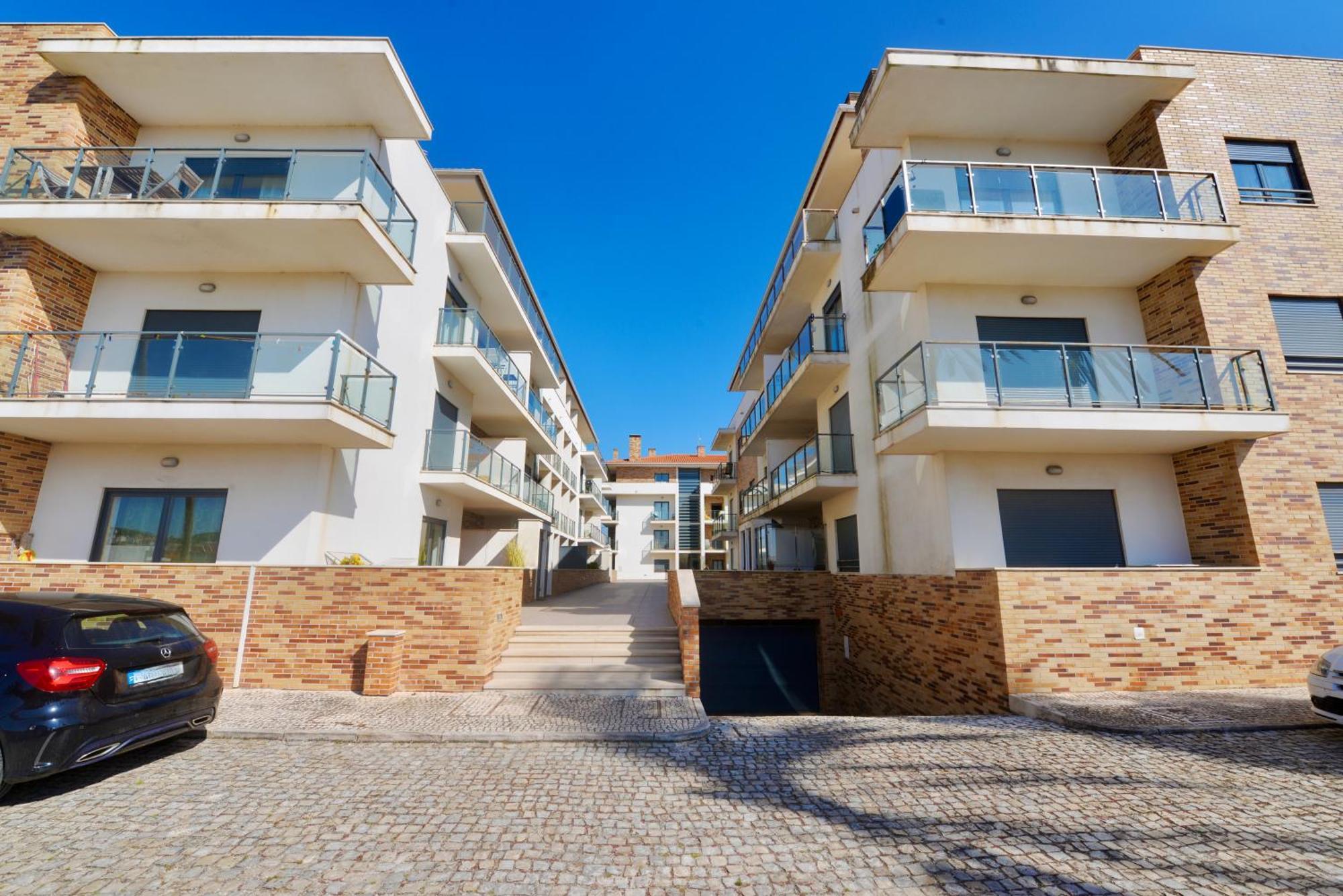 Pebble - 1 Bedroom Apartment Sleeps 5 With Pool & Tennis Court Sao Martinho do Porto Exterior photo