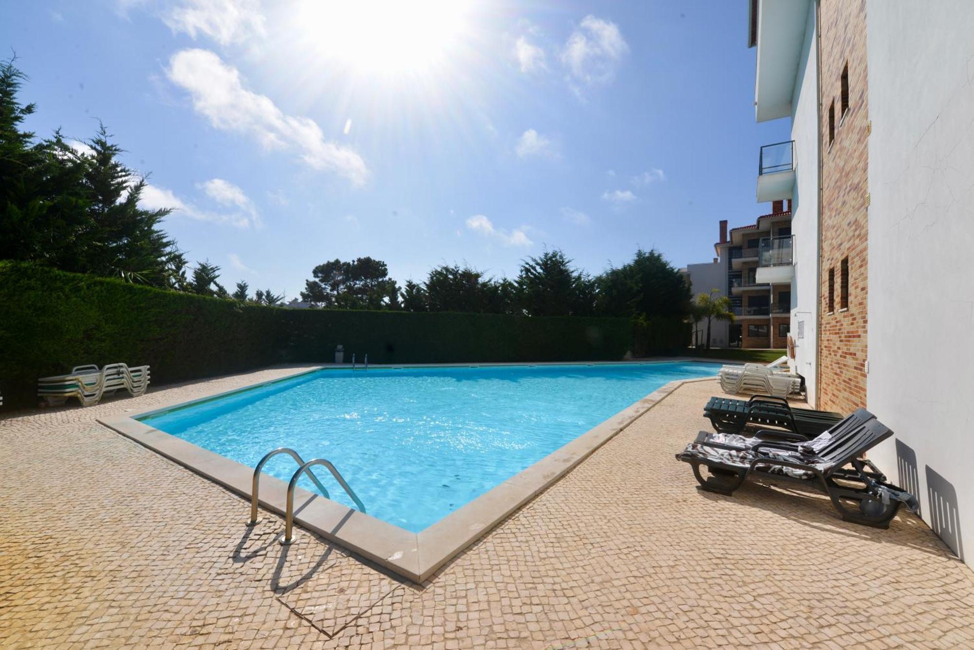 Pebble - 1 Bedroom Apartment Sleeps 5 With Pool & Tennis Court Sao Martinho do Porto Exterior photo